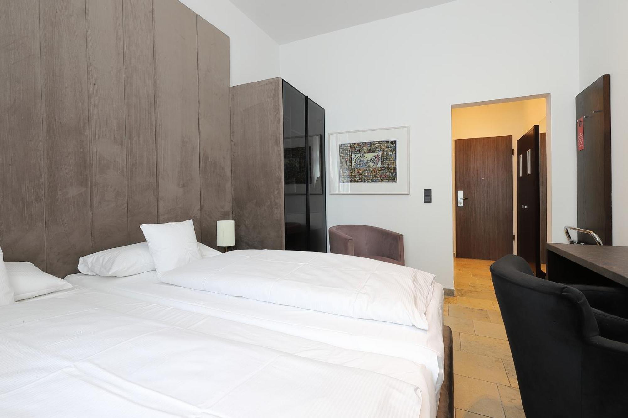 Devin Art Hotel Дюссельдорф Экстерьер фото