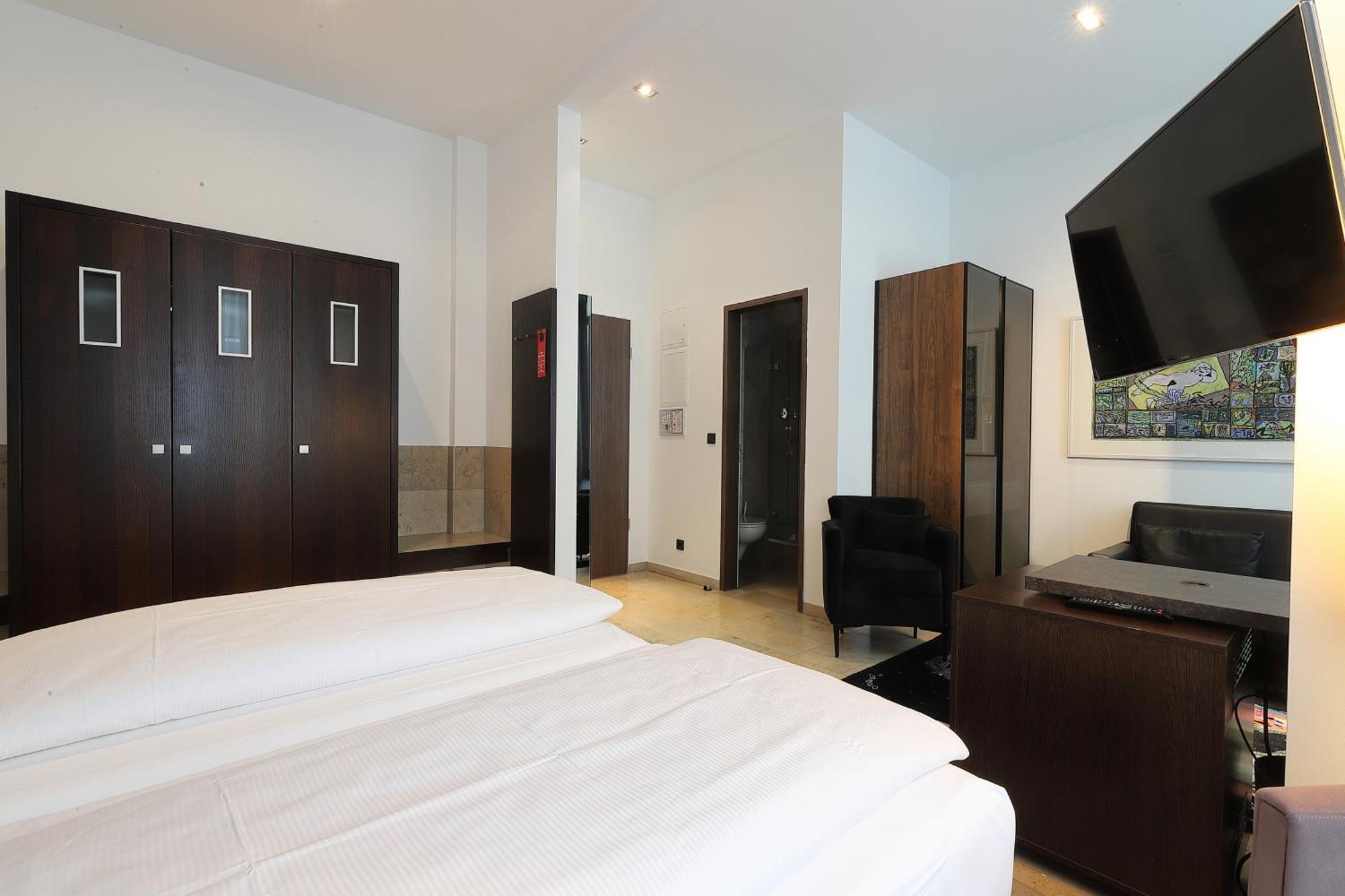 Devin Art Hotel Дюссельдорф Экстерьер фото