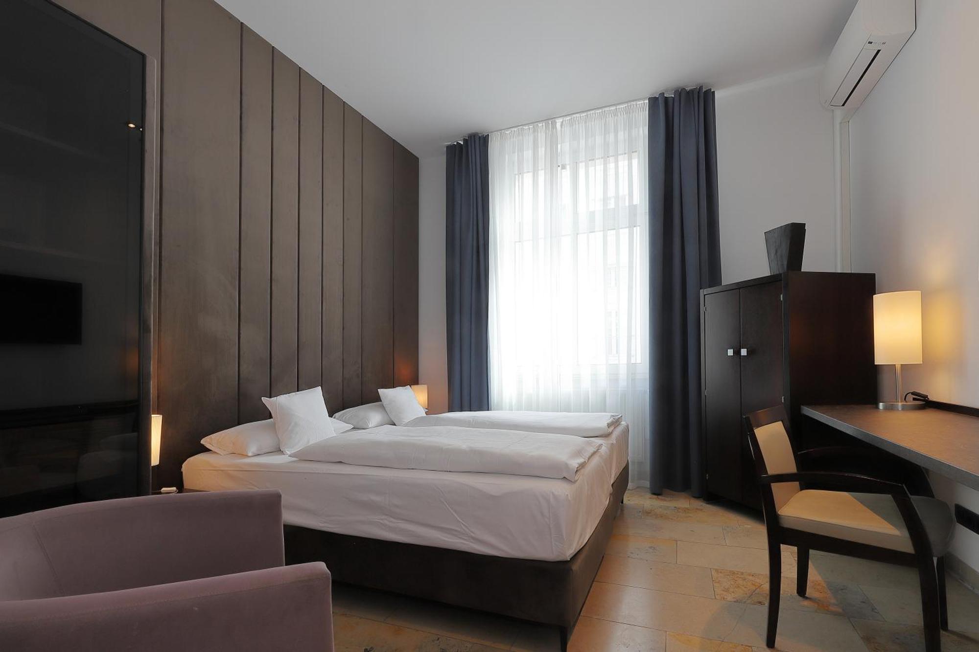 Devin Art Hotel Дюссельдорф Экстерьер фото