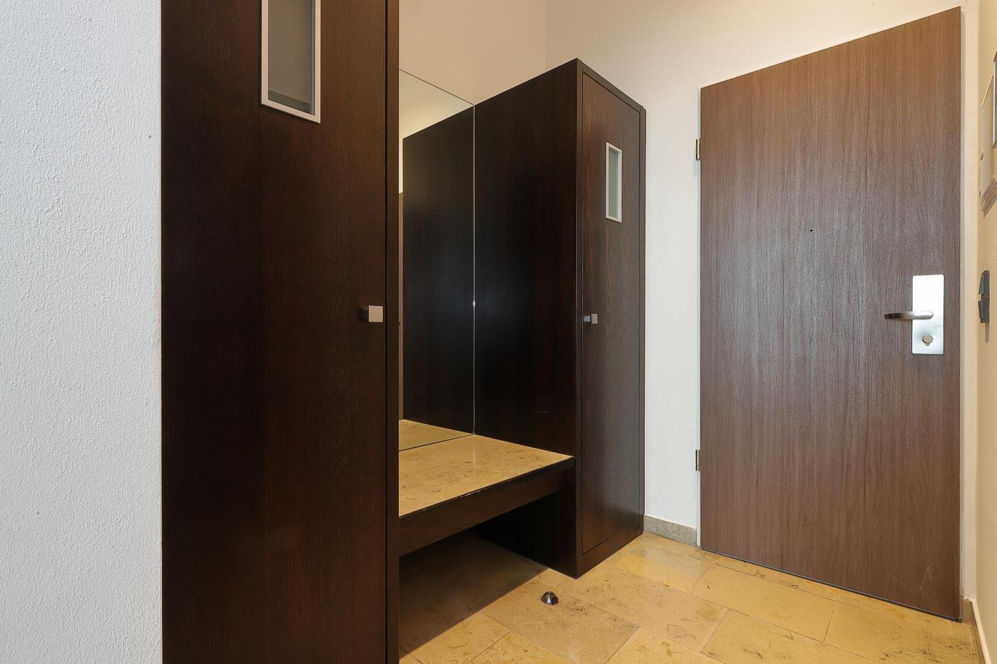 Devin Art Hotel Дюссельдорф Экстерьер фото
