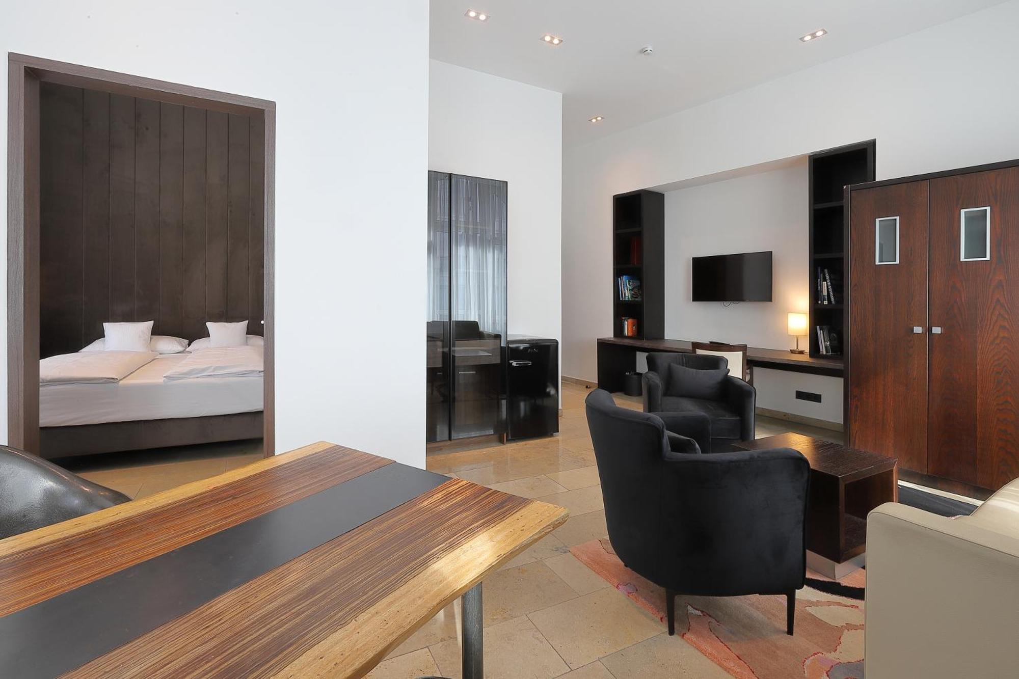 Devin Art Hotel Дюссельдорф Экстерьер фото