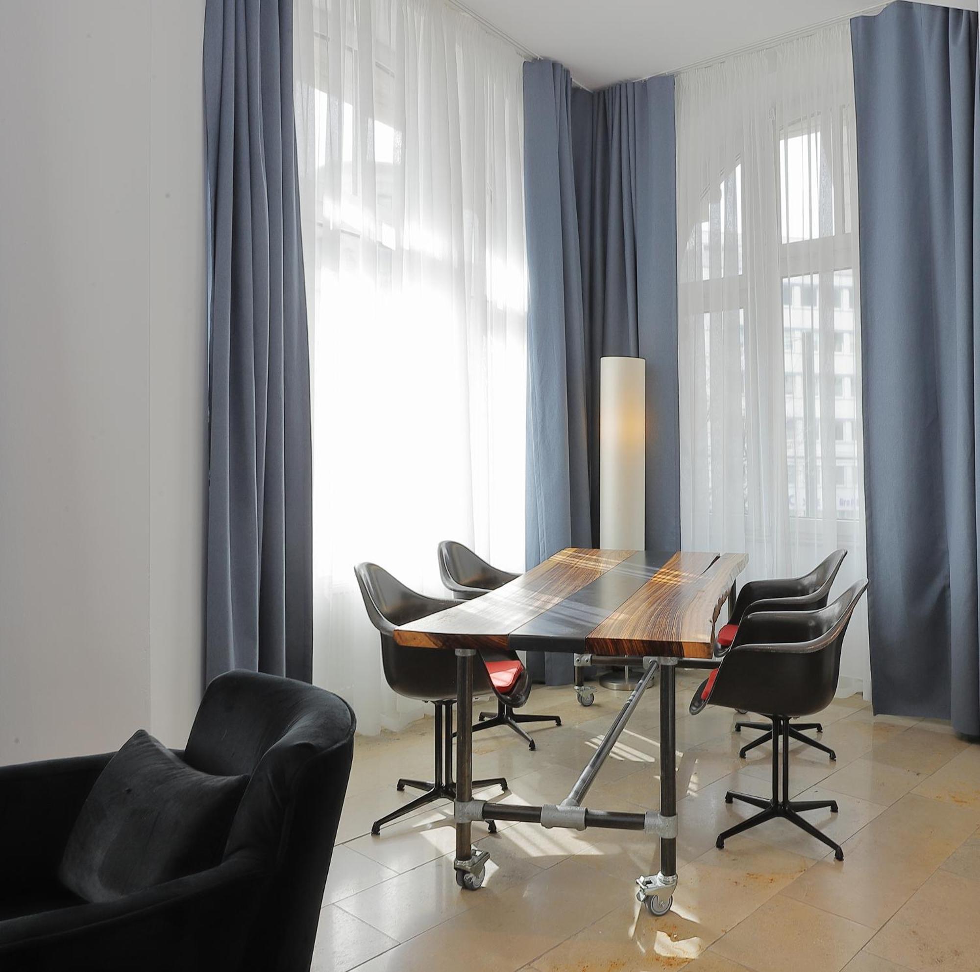 Devin Art Hotel Дюссельдорф Экстерьер фото