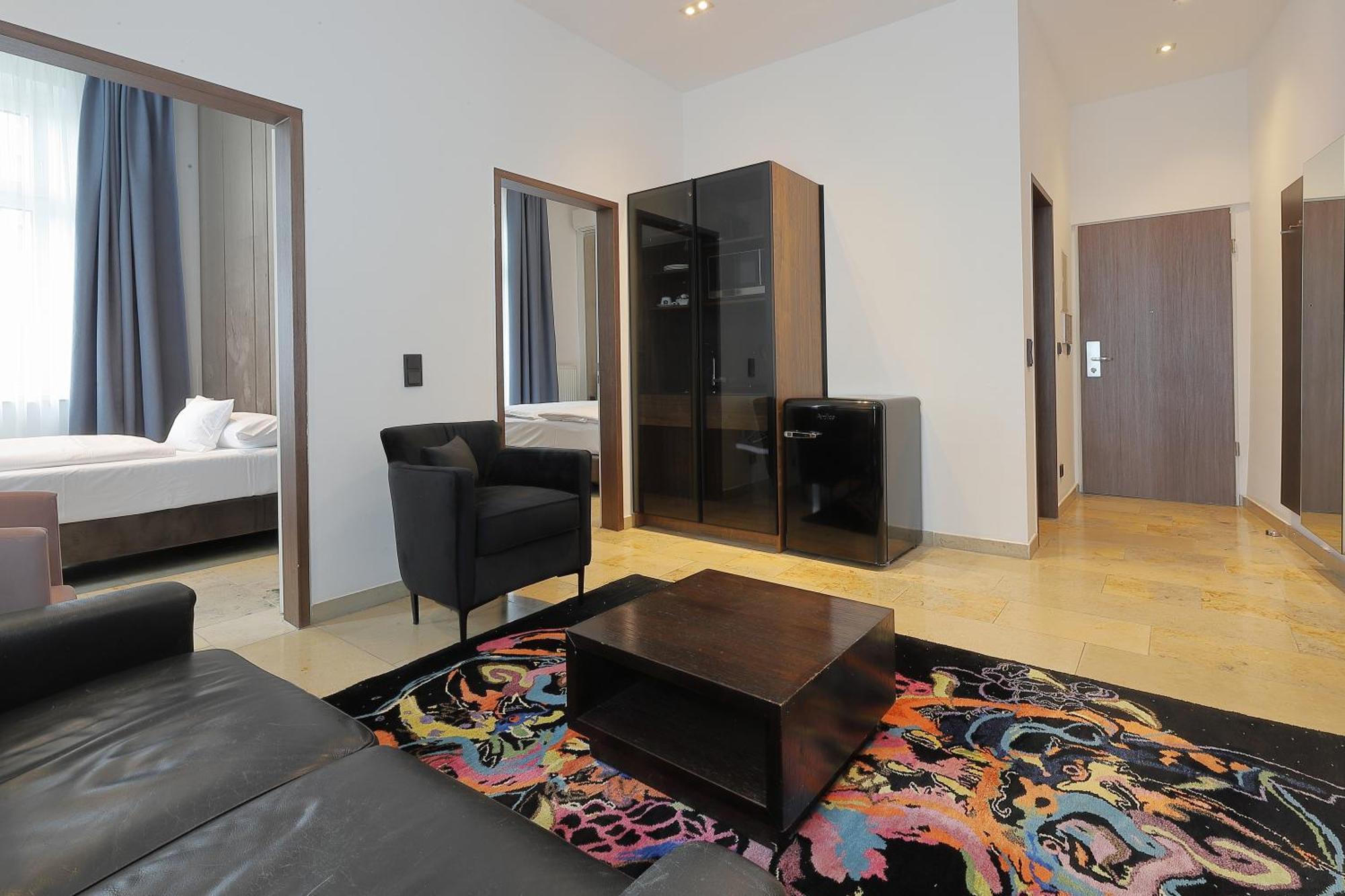 Devin Art Hotel Дюссельдорф Экстерьер фото